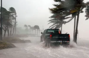 BMKG Jelaskan Penyebab Angin Kencang yang Melanda Jakarta dan Sekitarnya BMKG Jelaskan Penyebab Angin Kencang yang Melanda Jakarta dan Sekitarnya