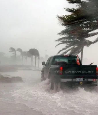 BMKG Jelaskan Penyebab Angin Kencang yang Melanda Jakarta dan Sekitarnya BMKG Jelaskan Penyebab Angin Kencang yang Melanda Jakarta dan Sekitarnya