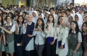 Pemerintah Jelaskan Alasan Penundaan Akses Media Sosial bagi Anak di Bawah 16 Tahun: Demi Masa Depan Digital yang Aman Pemerintah Jelaskan Alasan Penundaan Akses Media Sosial bagi Anak di Bawah 16 Tahun