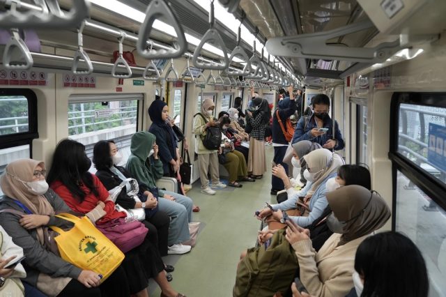 Mobilitas Urban Bergeser: Pengguna LRT Jabodebek Melesat 22 Persen di Awal 2026